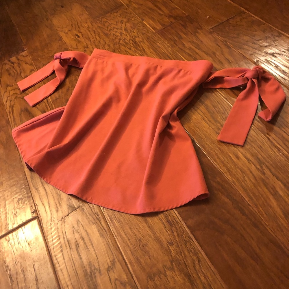 Off the Shoulder Gianni Bini Top